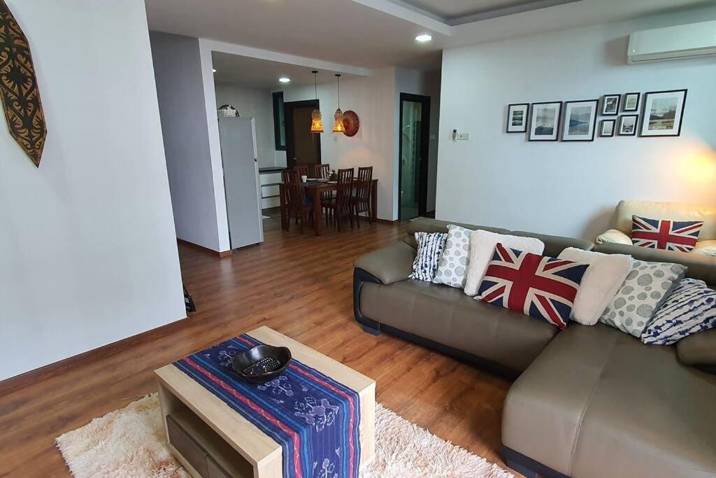 Vivacity Jazz Suites 2 New Cozy Home Lv8 Kuching Bagian luar foto